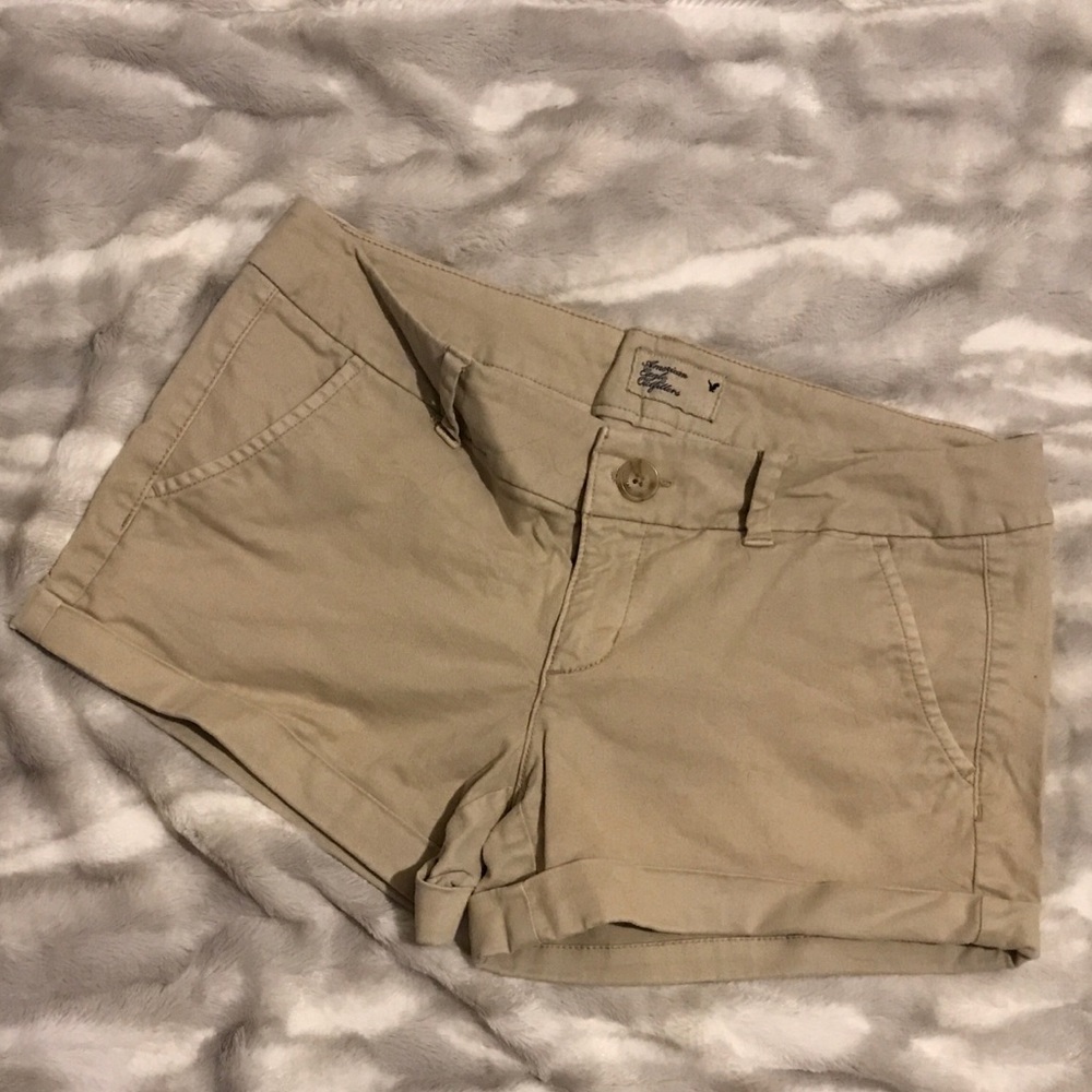 Khaki American Eagle Sz 4 stretch shorts